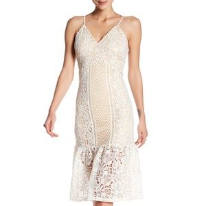 Romeo + Juliet Couture Strap Lace Midi Dress